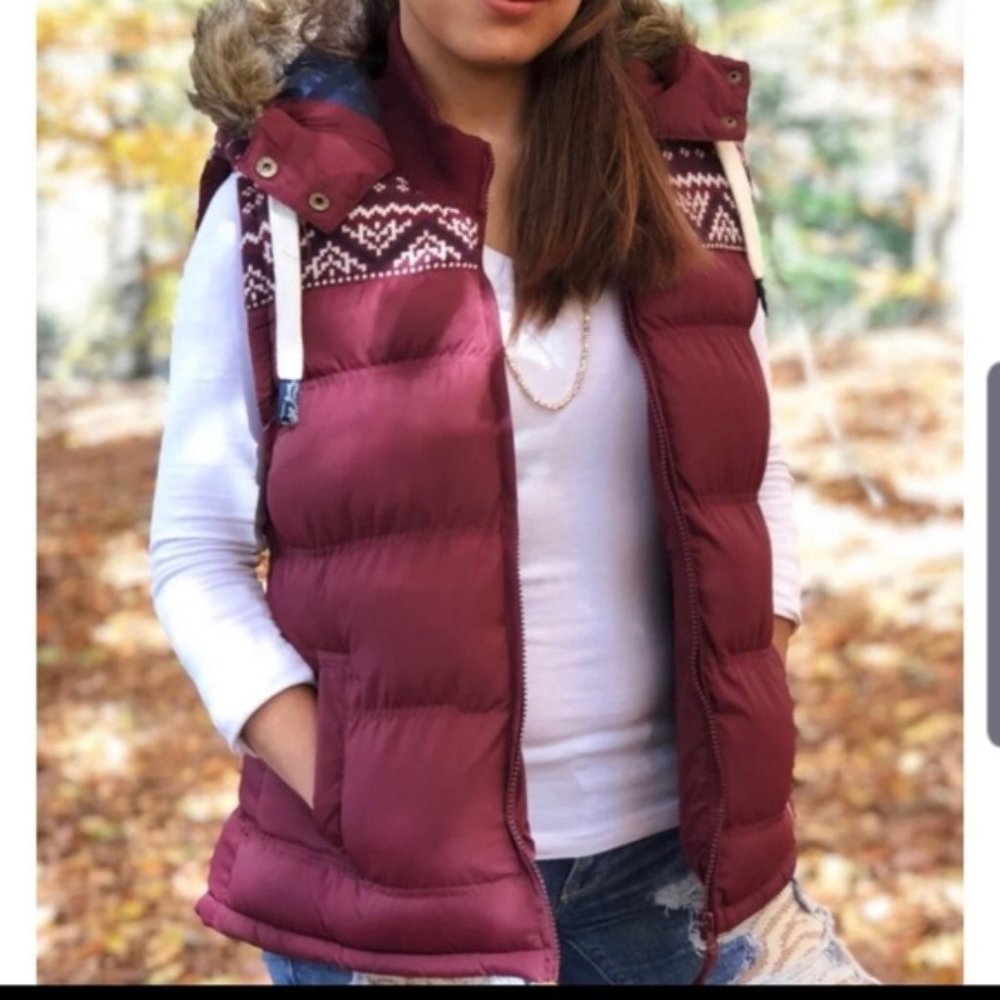 Tokyo Laundry Maroon Hooded Puffer Vest